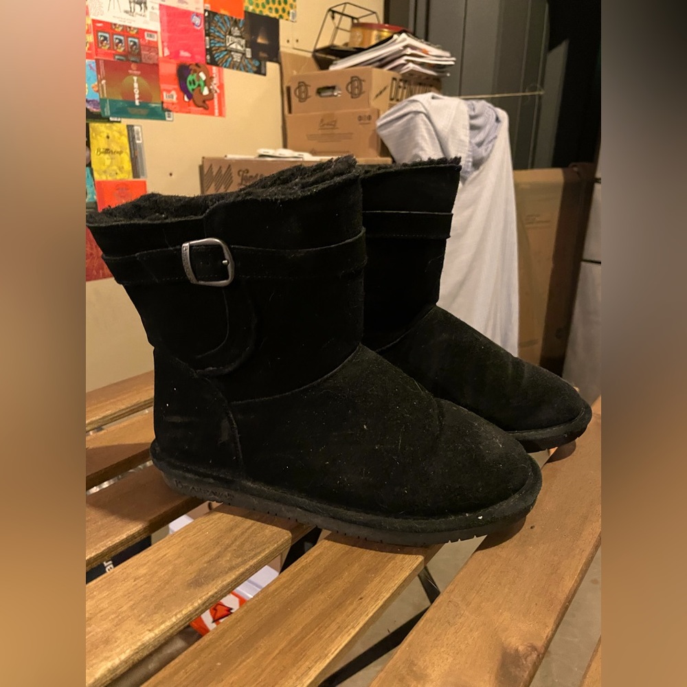 BearPaw Catherine Belted boots